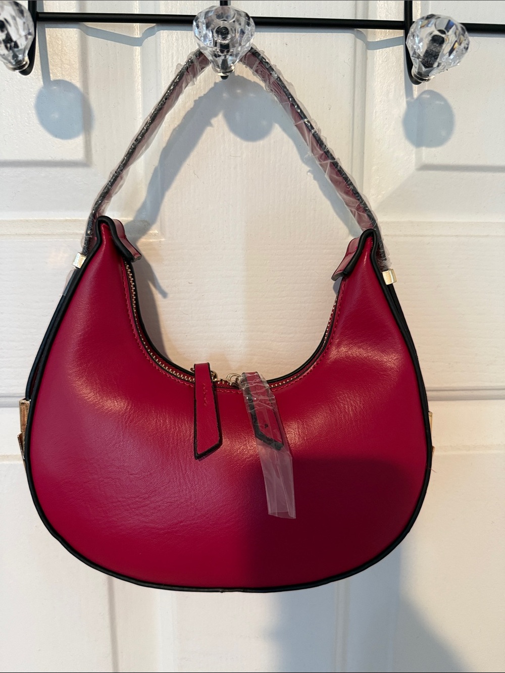 Fuchsia Faux Leather Crescent Shoulder Bag | Gold Tone Hobo Purse | Trendy Y2K S